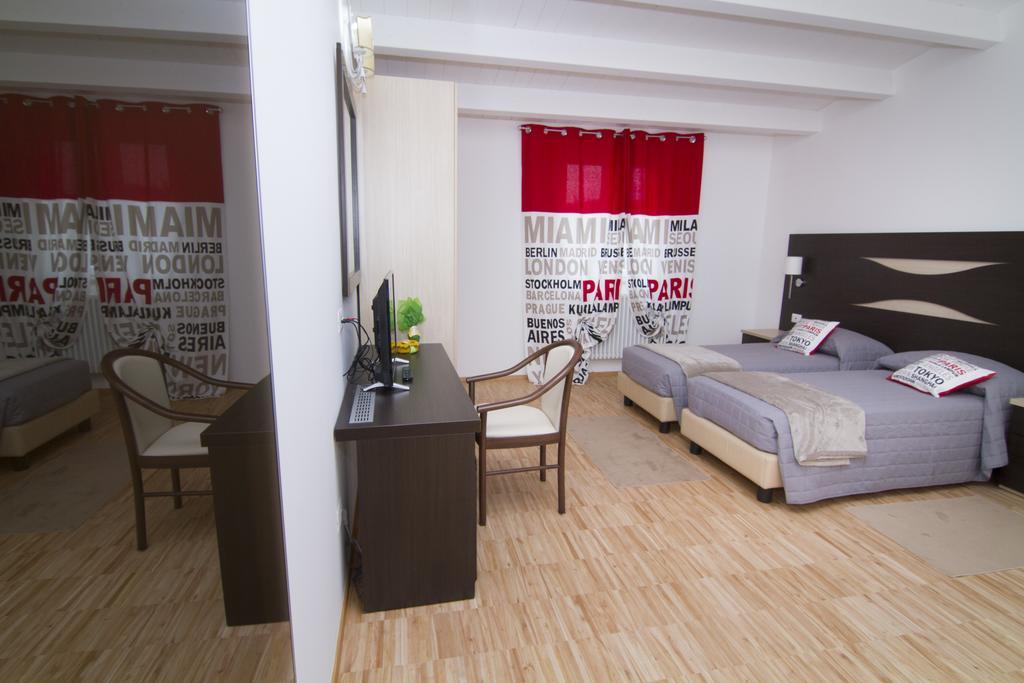 Al Bastione Relais Suite & Rooms グラヴィーナ・イン・プーリア エクステリア 写真