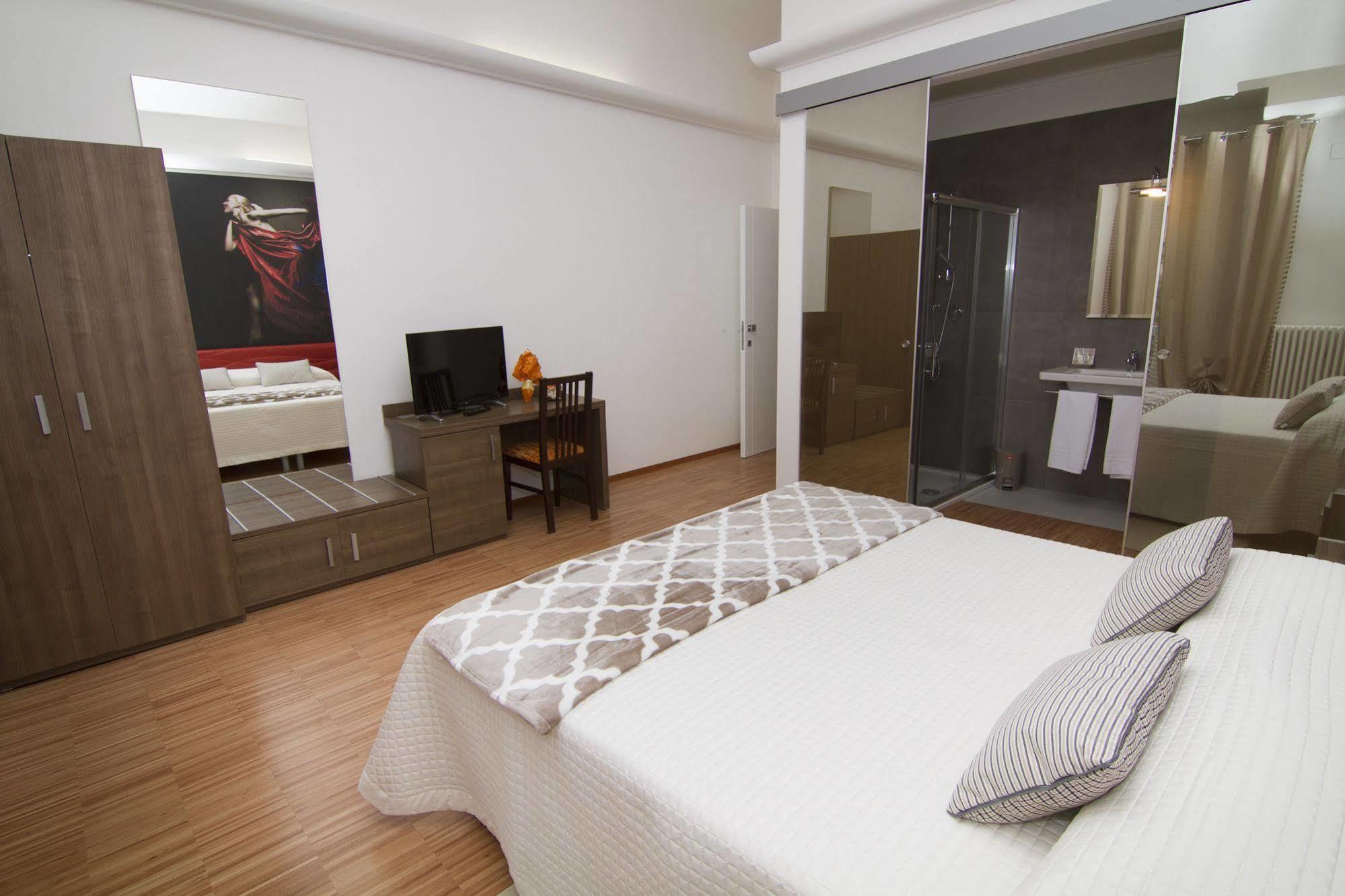 Al Bastione Relais Suite & Rooms グラヴィーナ・イン・プーリア エクステリア 写真
