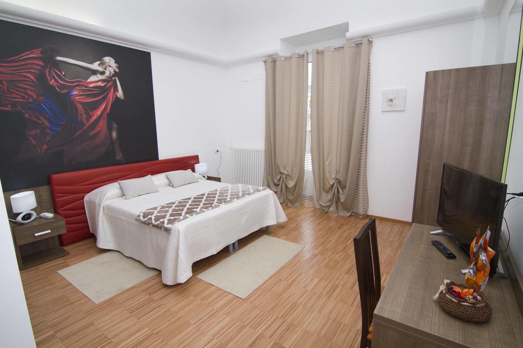 Al Bastione Relais Suite & Rooms グラヴィーナ・イン・プーリア エクステリア 写真